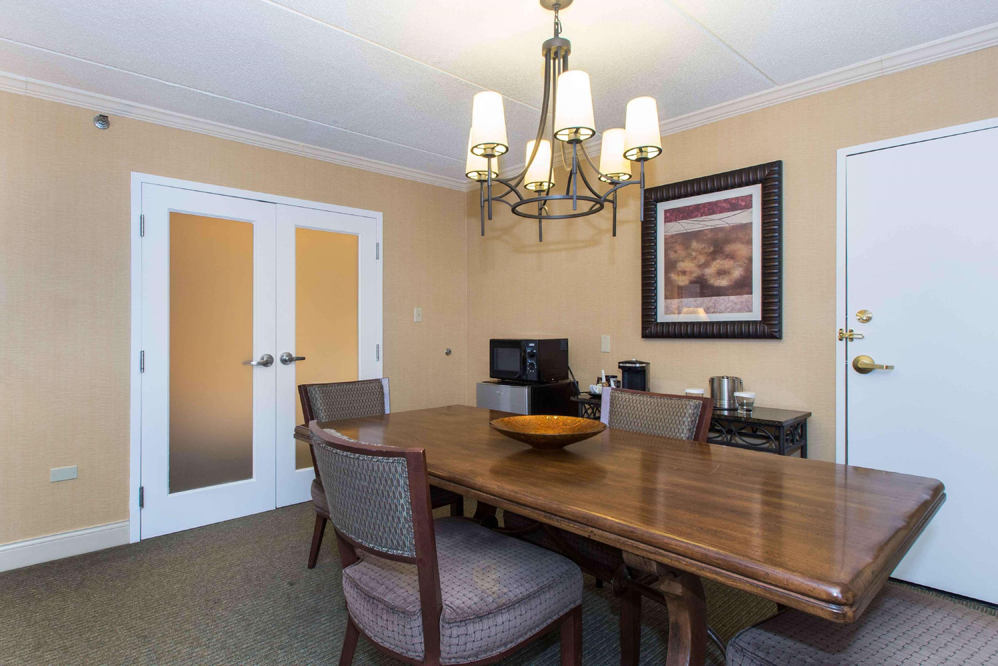 Doubletree By Hilton Cleveland East Beachwood Dış mekan fotoğraf